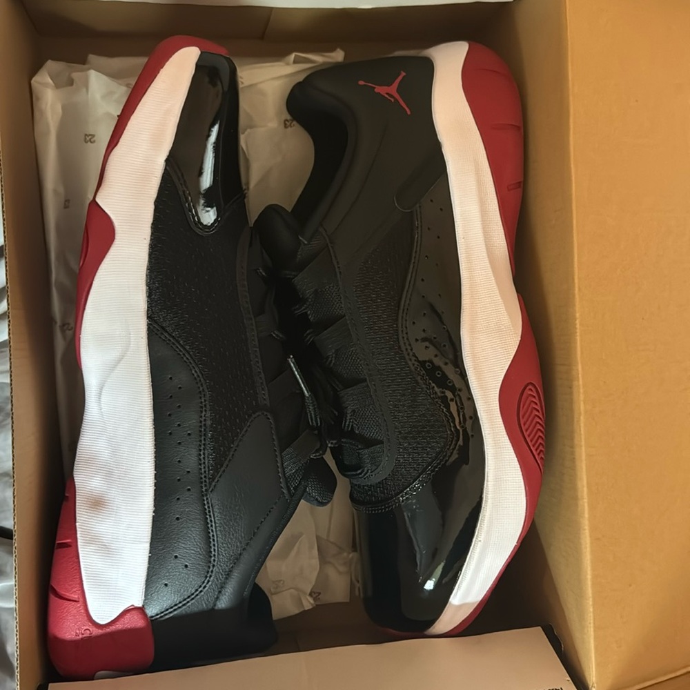 Men’s Jordan shoes 11 1/2 half new